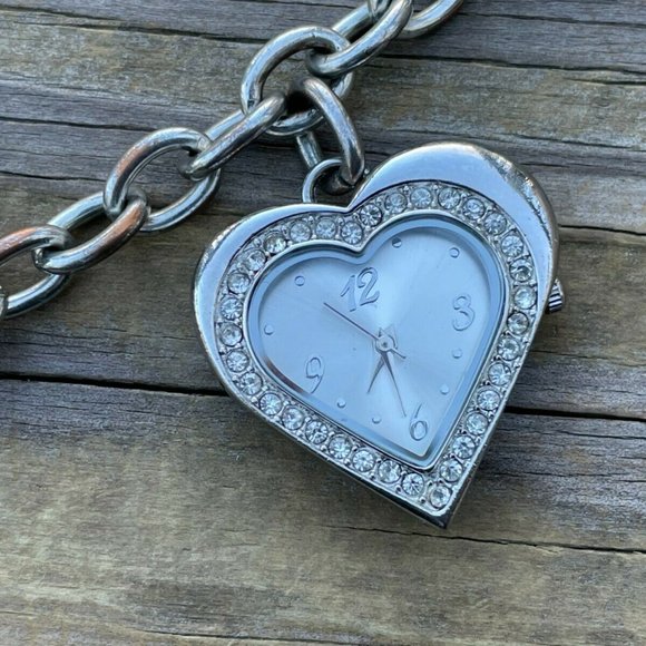 Women Watch Heart Shape Chain Bracelet Band Silver Tone Analog Wrist Watch - Picture 4 of 12